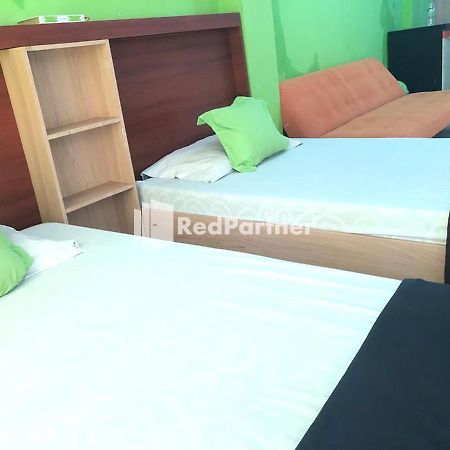 Seungit Syariah Inn Tebet Mitra Reddoorz Джакарта Екстериор снимка