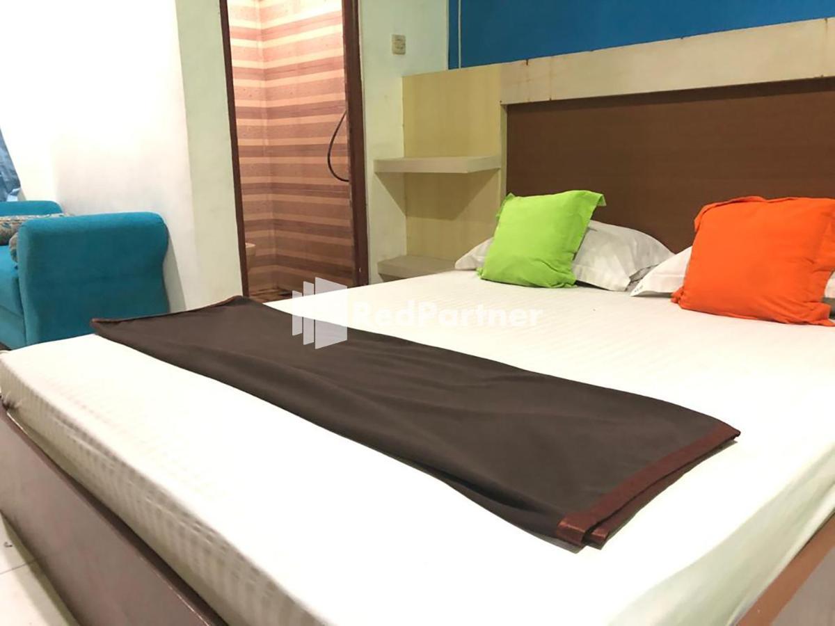 Seungit Syariah Inn Tebet Mitra Reddoorz Джакарта Екстериор снимка