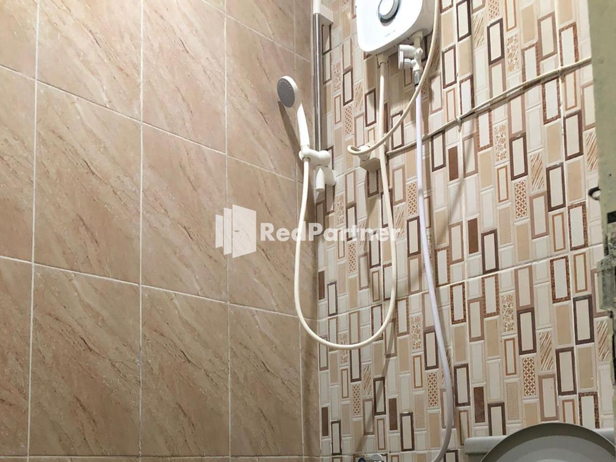 Seungit Syariah Inn Tebet Mitra Reddoorz Джакарта Екстериор снимка